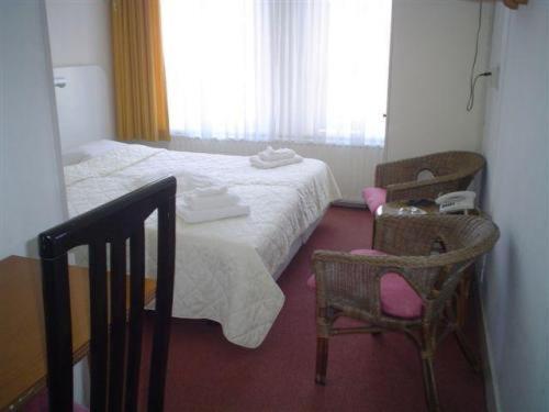Staten Hotel Lahey Oda fotoğraf